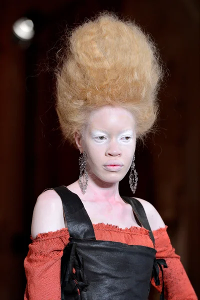 Look 23